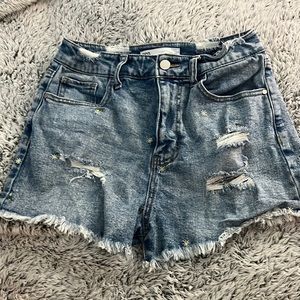 Tilly’s Daisy Jean Shorts